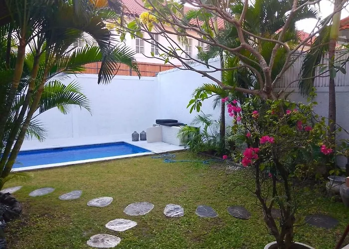 Tengah By Cardinal Realestate *